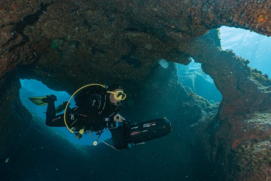 Funchal: DPV- Scooter Dive Adventure - Why the two-person limit matters