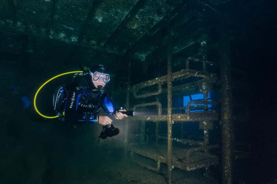 Funchal: Wreck dive F488 Frigate - certified divers - Should you book the F488 wreck outing?