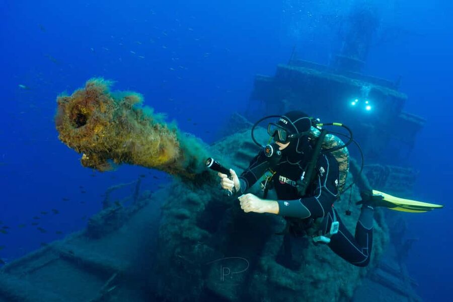 Funchal: Wreck dive F488 Frigate - certified divers - Why this Madeira wreck is worth your time