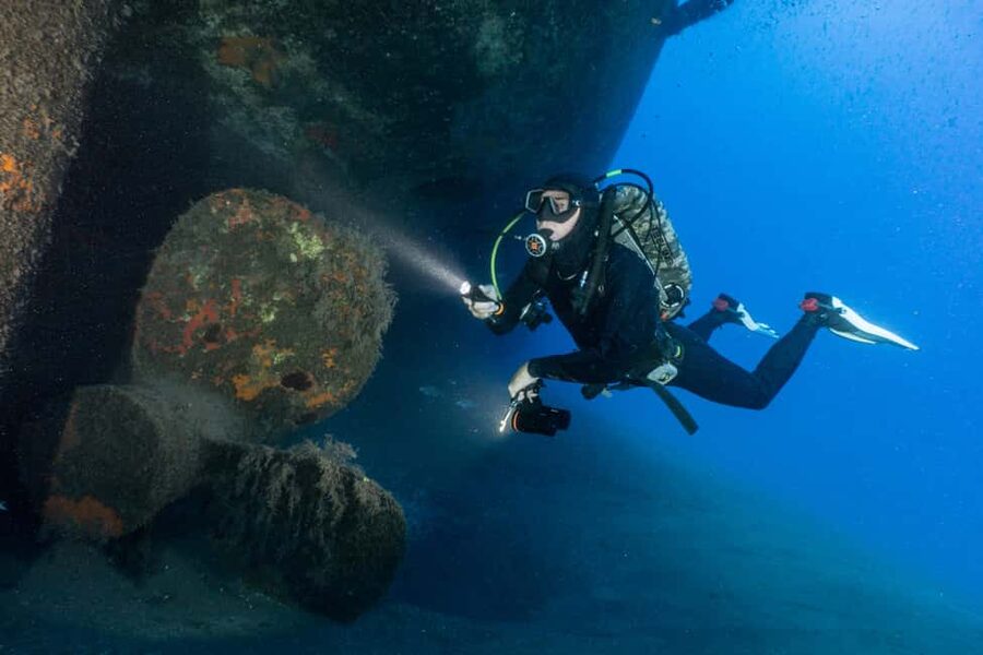 Funchal: Wreck dive F488 Frigate - certified divers - Meeting at Madeira Divepoint inside the Pestana Carlton