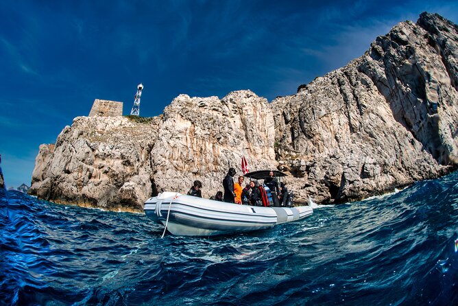 Guided diving for beginners without certification from Sorrento - Cruising the Sorrento coast toward Capri