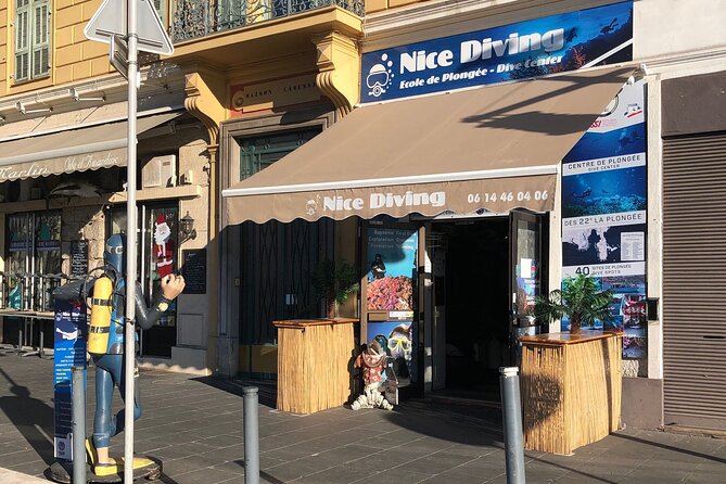 Half Day Snorkeling & Diving in Nice - A snack, coastal views, and drinks on the return