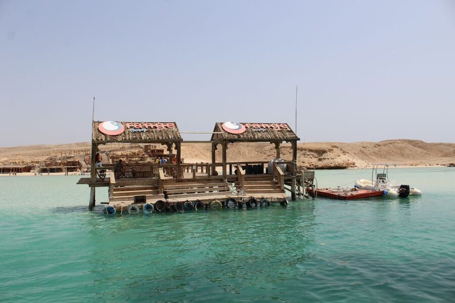 Hurghada: Orange Bay Snorkeling with Lunch & Optional Diving - What the full yacht day looks like
