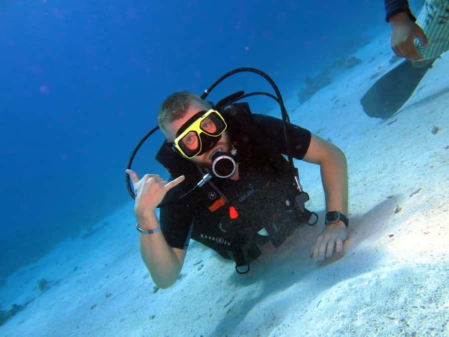 Hurghada: Scuba Diving cruise with lunch & pickup - Reaching Abu Ramada or Small Giftun Island
