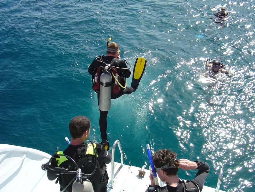 Hurghada: Scuba Diving for Beginners & Certified Divers - Life on the Boat: Lunch, Coffee, and Open Sea Time