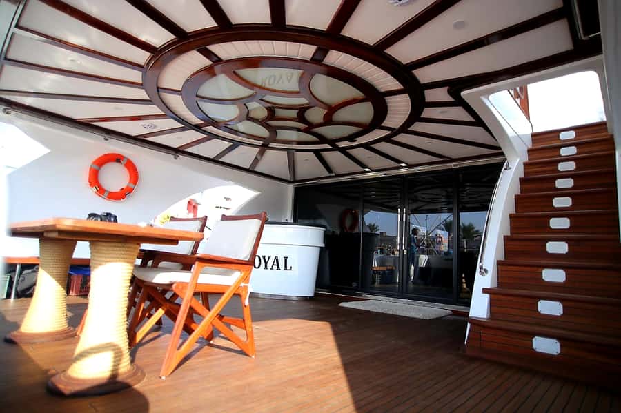 Hurghada: Snorkeling 6 x 1 to Orange Bay w Diving & Massage - Crew care and the feel on board
