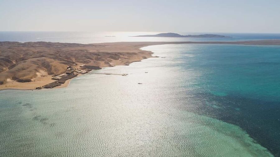 Hurghada: Yacht Trip 2 islands, Diving & Snorkeling W Lunch - The crew earns much of the praise