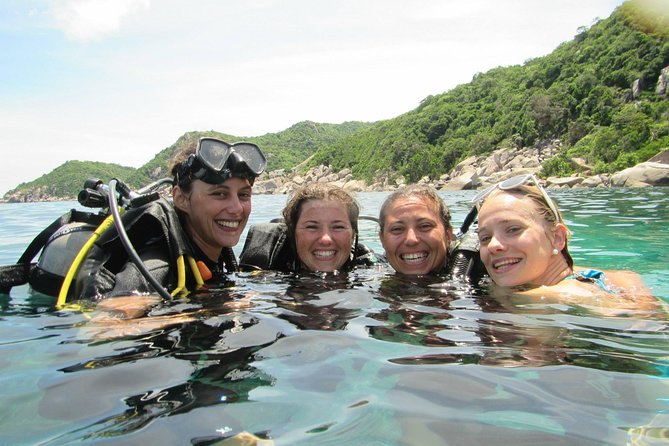 Introductory dive for non-certified divers - Mango Bay, Sail Rock, or another suitable site