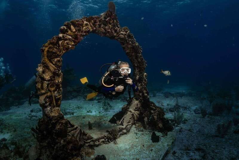 Isla Mujeres: MUSA and the Manchones Reef: 2 Tank Dive Tour - One Hour Around the Underwater Museum
