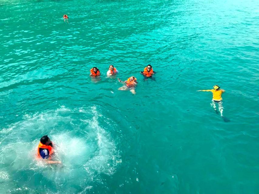 Koh Chang: Discover Scuba Diving for Beginners with 2 Dives - Lunch and a proper break on the boat
