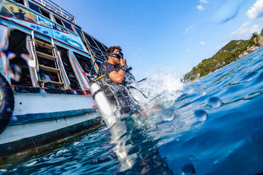 Koh Tao: PADI Premium Open Water Diver Course - The first evening: orientation at Ocean Sound