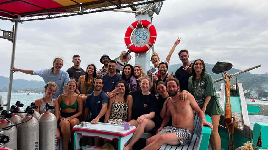 Koh Tao: Private Basic Diver Experience with 2 Dives - Pickup from your accommodation or Mae Haad Pier