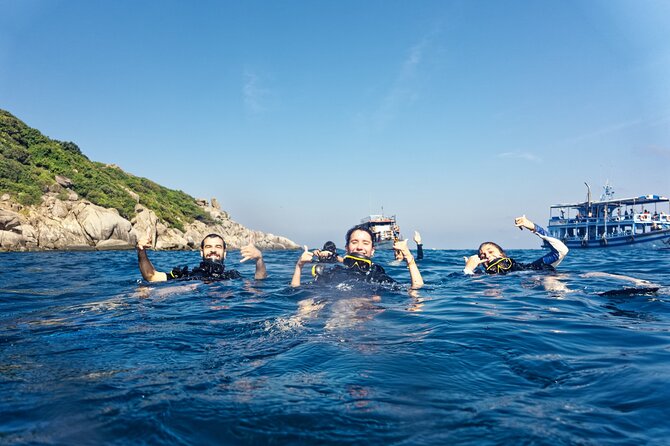 La Bombona Diving Koh Tao Try Dive - Starting the day on Sairee Road