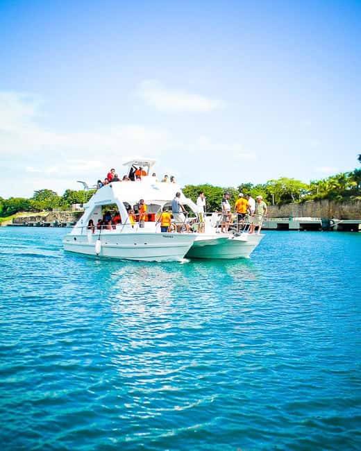 La Romana: Scuba Diving in Catalina Island - Riding Paradise toward Catalina Island