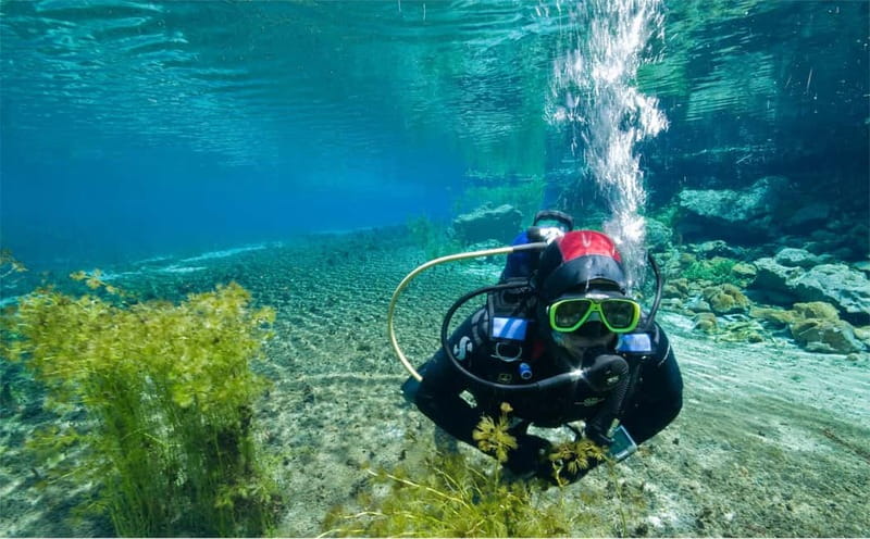 Lake Ohrid: Try Diving at the Bay of the Bones - The briefing and final equipment check