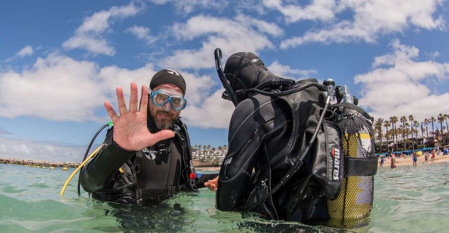 Lanzarote: 2-dive package in Playa Blanca - certified divers - Timanfaya Reef and the gentle route toward Flamingo