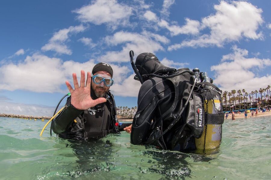 Lanzarote: 2-dive package in Playa Blanca - certified divers - Playa Flamingo, the easy-access house reef