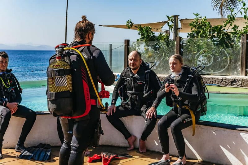 Lanzarote: Scuba Dive at Museo Atlántico for Beginners - Meeting Martin and Getting Comfortable With the Gear