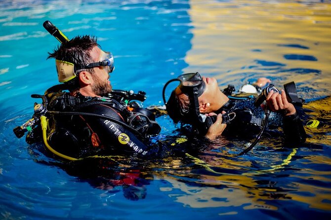 Learn diving with the Open Water course PADI ! - Day one: theory and getting comfortable with equipment