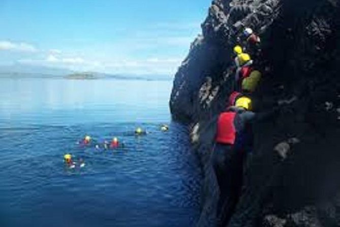 Lisbon Active Tourism - Diving in Arrábia - Sesimbra - The Safety Equipment and Professional Oversight