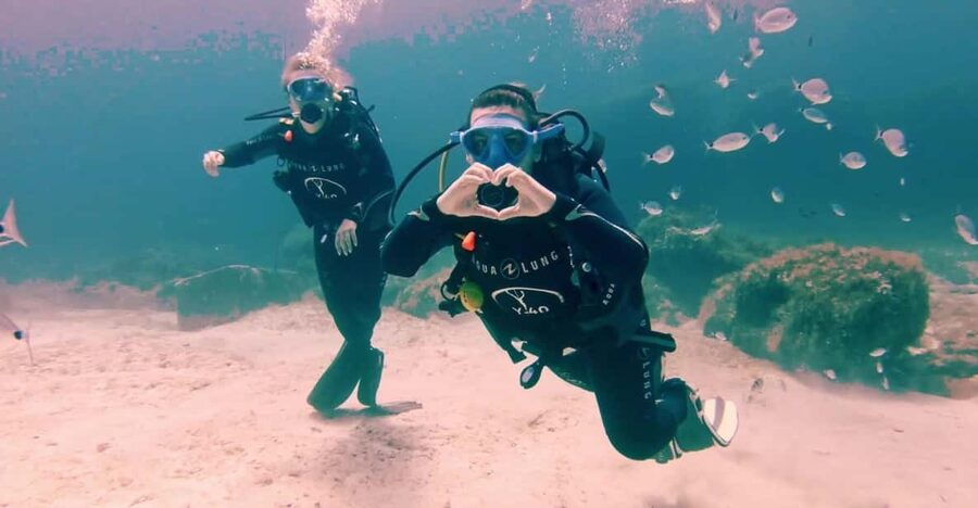 Malta, Scuba diving with instructor - The 45-minute safety briefing in Buġibba