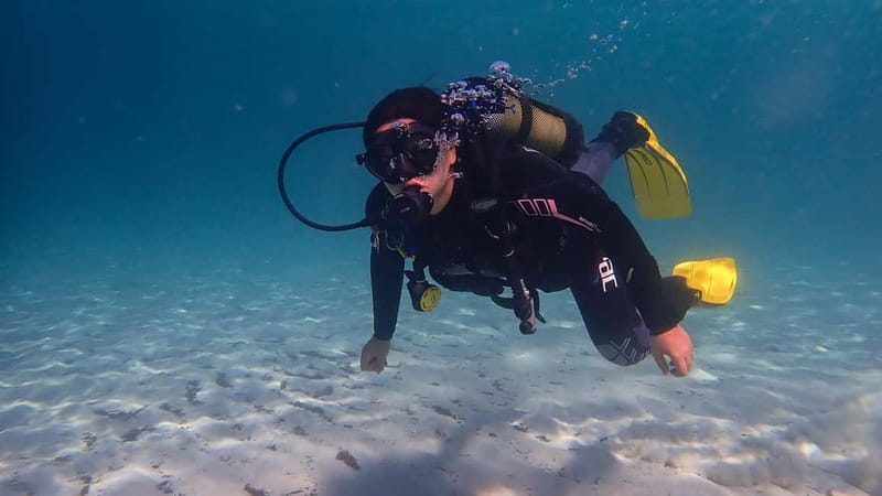 Menorca: Cala Galdana Try Scuba Diving for Beginners - Health, age, and flight planning