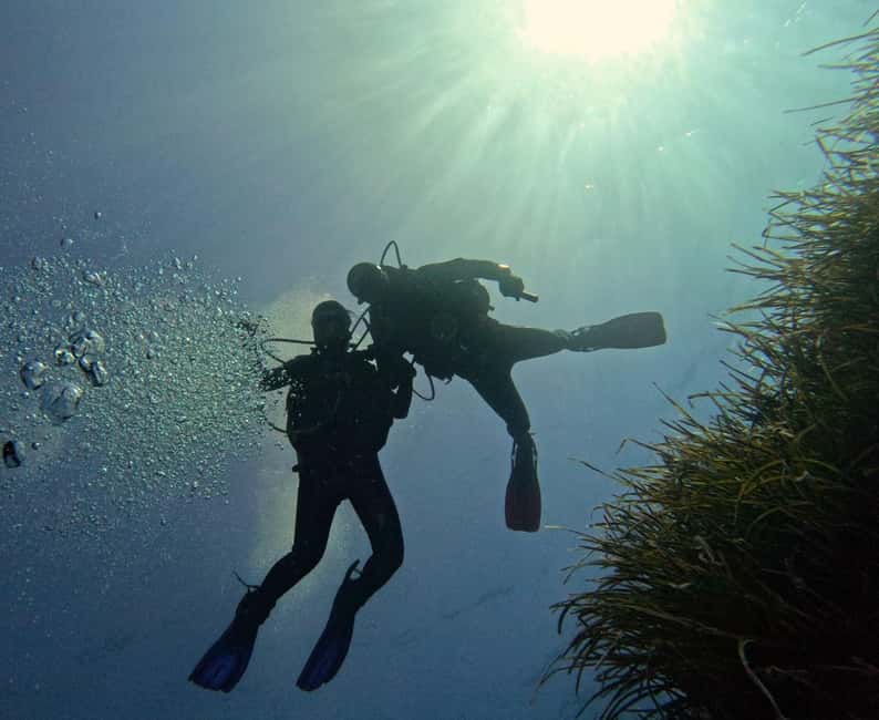 Menorca: Try scuba diving in Cala'n Bosch -BLUEWATER MENORCA - What makes this different from snorkeling