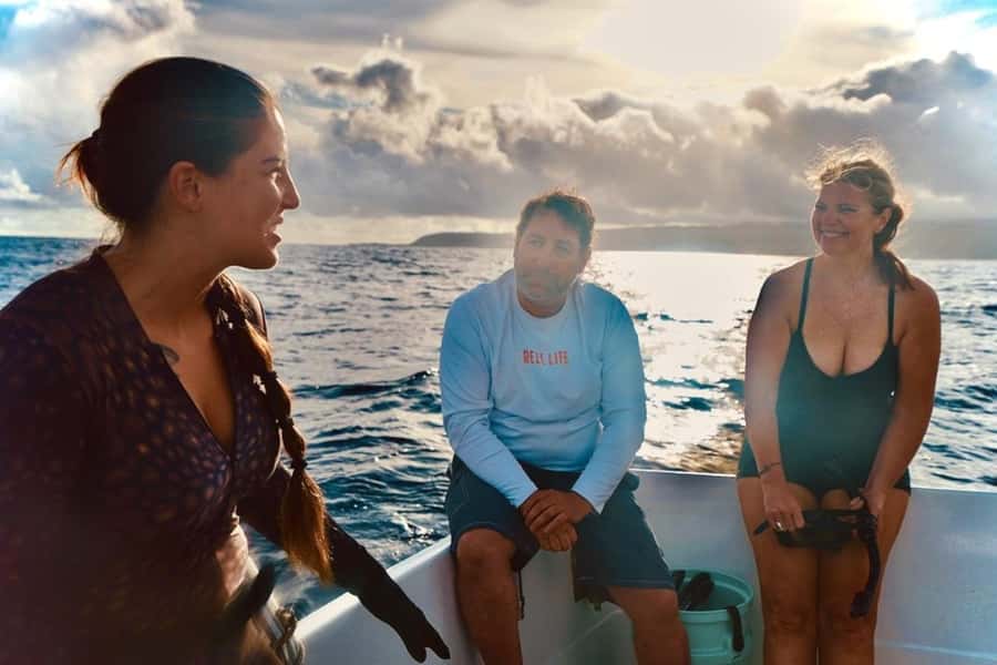 Oahu: Cageless Shark Dive Adventure - Entering the open water with safety divers