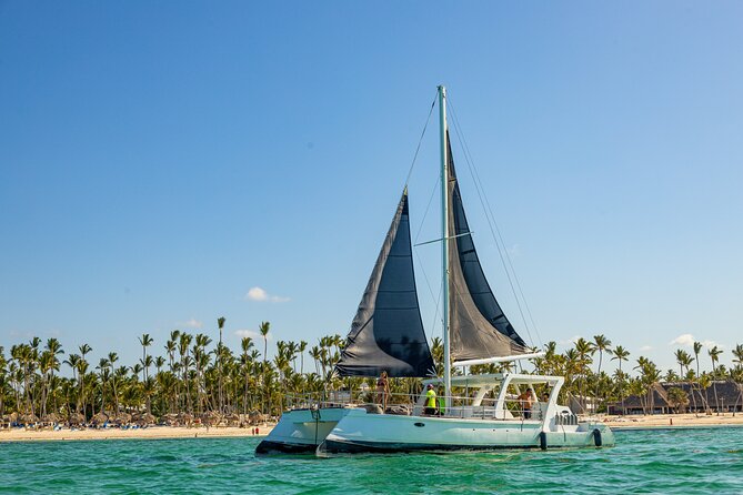 PACKAGE DEAL Catamaran- Snorkeling - Hooka Diving - Parasailing - Key points at a glance