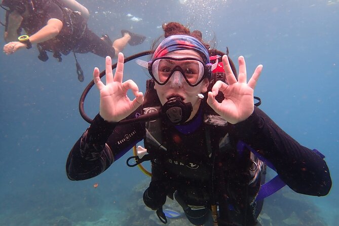 PADI Discover Scuba 2 Times Diving Phuket - Learning the basics before entering the water