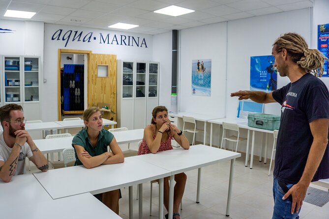 PADI Open Water course in Playa de las Americas - From online study to sea certification