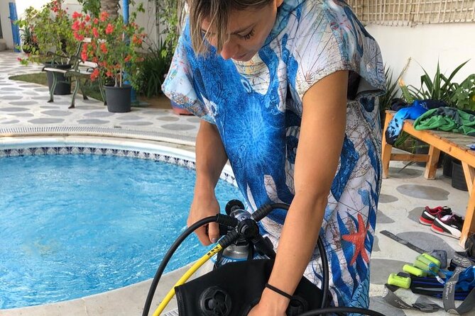 PADI Open Water Diving Course in Dubai for 3 Days - Starting with forms, equipment, and a proper briefing