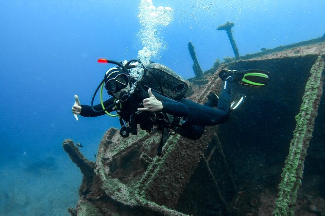 PADI Scuba Diving Courses in Tenerife: All Specialities Until Divemaster - Specialty courses for a more focused goal