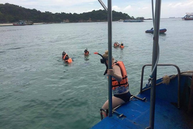 Pattaya PADI Beginner Scuba Diving One Try Dive Depth 6 Meters and Snorkeling ) - The 6-Meter Reef Tour