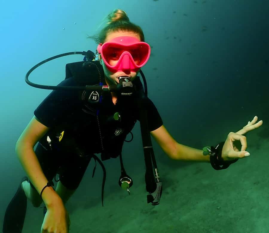 Phuket: 3 Dive Koh Phi Phi/Shark Point Scuba Diving Day Trip - Second 50-minute session at Phi Phi