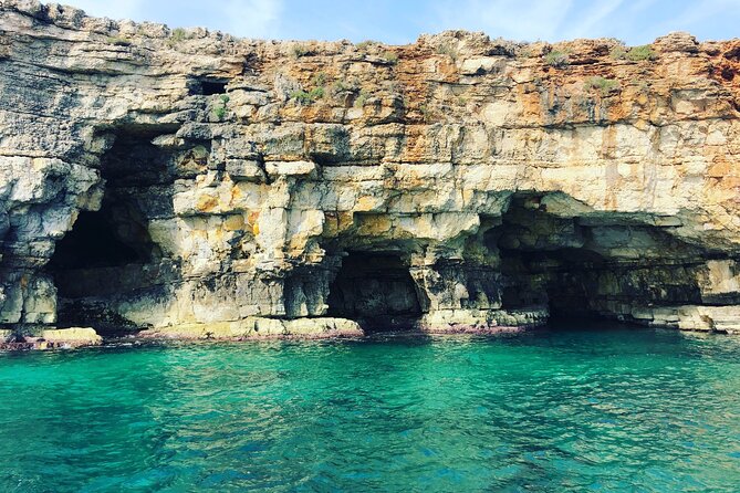 Polignano a Mare boat tour emotions, caves, diving and appetizers - Grotta Piana and the coves along the cliffs