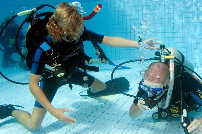 Private Indoor Diving Experience in Hurghada with Hotel Pickup - Why a swimming pool works well for first-time scuba