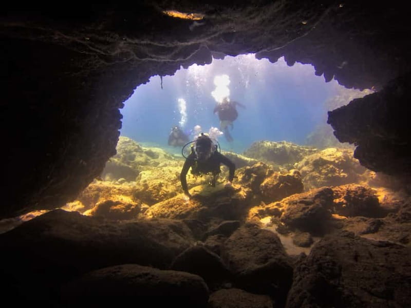 Protaras: Cape Grecko Single Dive for Qualified Divers - The equipment and briefing stage