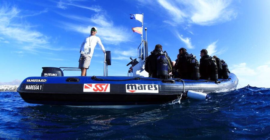 Puerto del Carmen: Guided Scuba Dive (certified only) - Getting equipped at Atlantis Diving Lanzarote