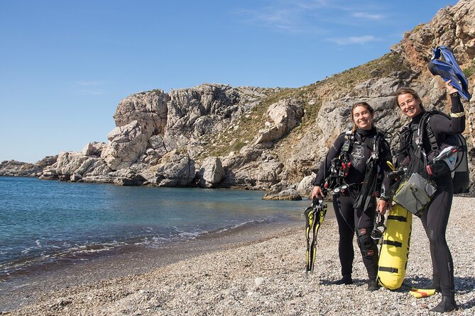 Research diving with a Marine Biologist in Crete - Souda Beach: learning to read the seafloor