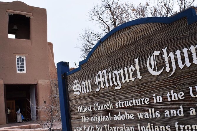 Santa Fe Deep Dive History Walking Tour - Palace of the Governors and Native vendors