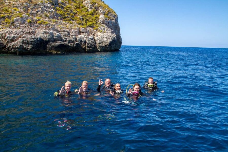 Santa Ponsa: Try Scuba Diving in a Marine Reserve - Who should book this first-time experience?