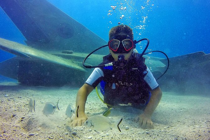 Scuba Diving in MIG-21 wreck - Staff support and the human side of the outing