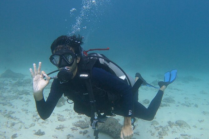 Scuba Diving in muscat - The safety briefing before entering the water