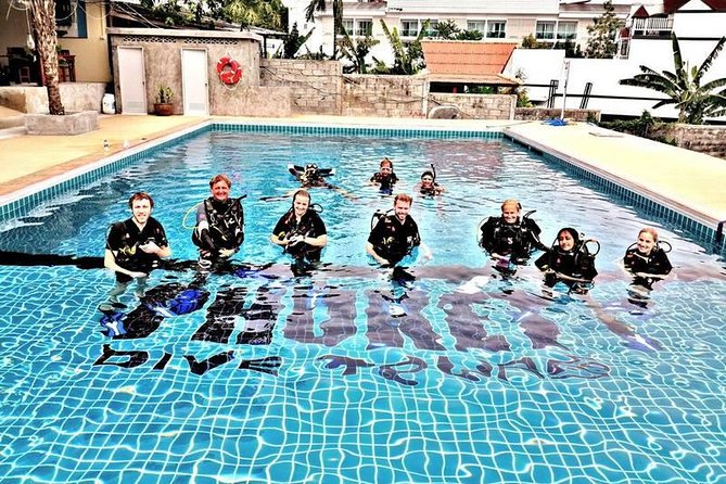 Scuba diving Pool lesson for beginners (1 hour ) - Why a Phuket pool session makes sense