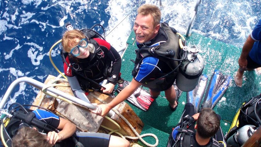 Scuba Diving Tour with Transfer From Alanya and city of Side - Time aboard between the two sessions
