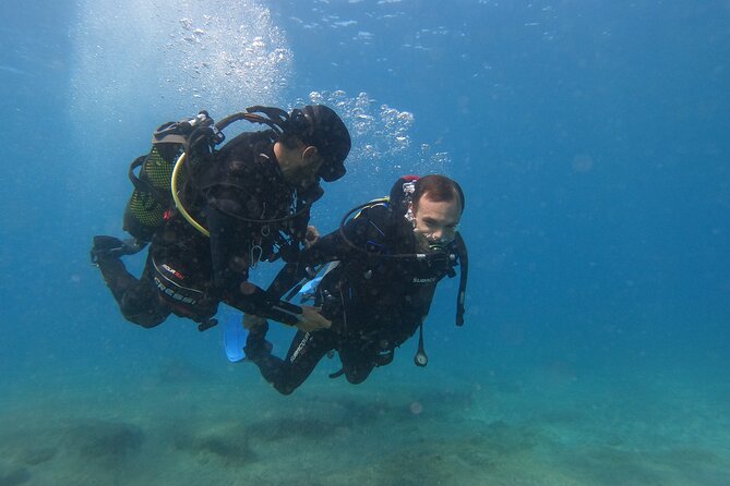 Scuba Diving try dive in Fuerteventura - The 30-minute briefing before entering the Atlantic