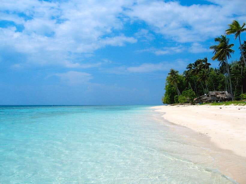 Semporna: Explore 3 Islands Tour Snorkel or Dive & Lunch - Who should book this island tour?