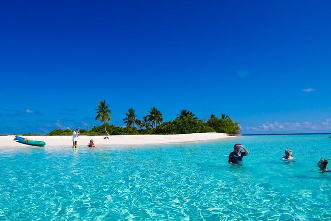 Semporna Hike Bohey 3 Island Snorkel Dive Tour and Lunch - Lunch is simple, useful, and well timed