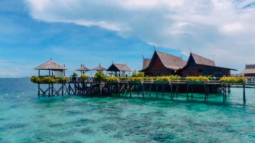 Semporna: Mabul and Kapalai Trip in Snorkel or Dive & Lunch - The first reef session around Mabul
